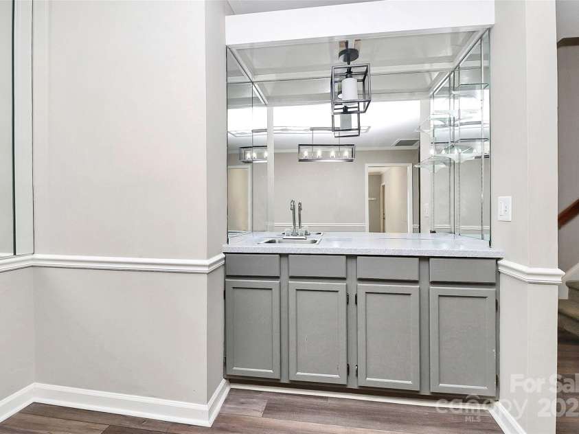 7123 Meeting Street, Charlotte, NC 28210.  MLS# CAR4259461, YatesRealty ID 18142. 