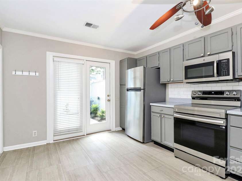 7123 Meeting Street, Charlotte, NC 28210.  MLS# CAR4259461, YatesRealty ID 18142. 