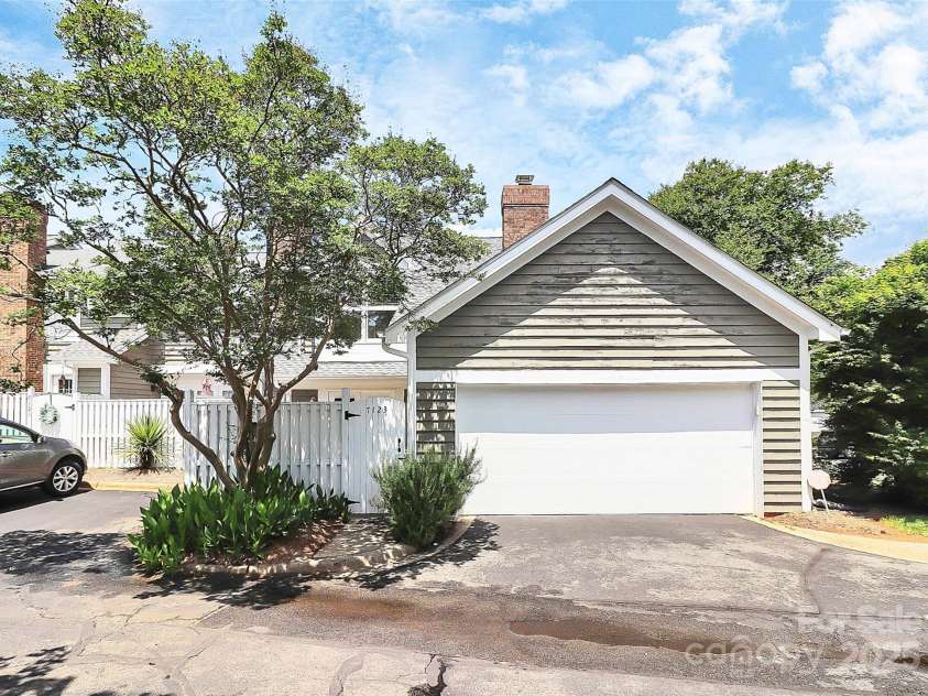 7123 Meeting Street, Charlotte, NC 28210.  MLS# CAR4259461, YatesRealty ID 18142. 