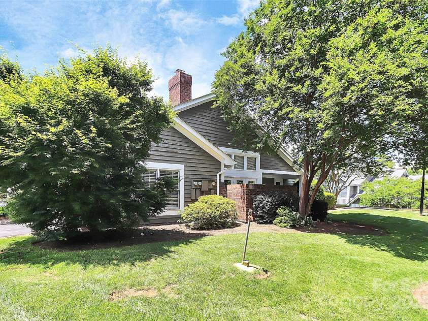 7123 Meeting Street, Charlotte, NC 28210.  MLS# CAR4259461, YatesRealty ID 18142. 