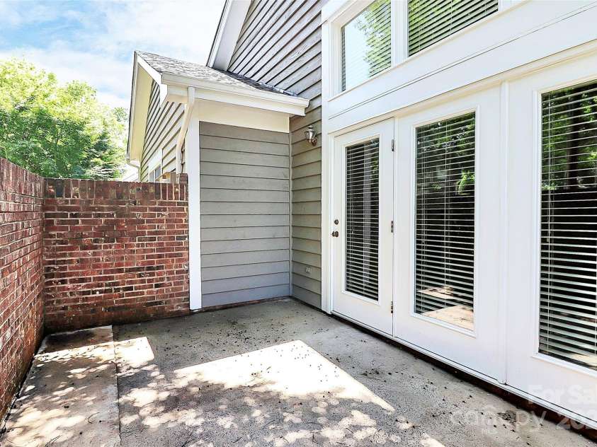 7123 Meeting Street, Charlotte, NC 28210.  MLS# CAR4259461, YatesRealty ID 18142. 