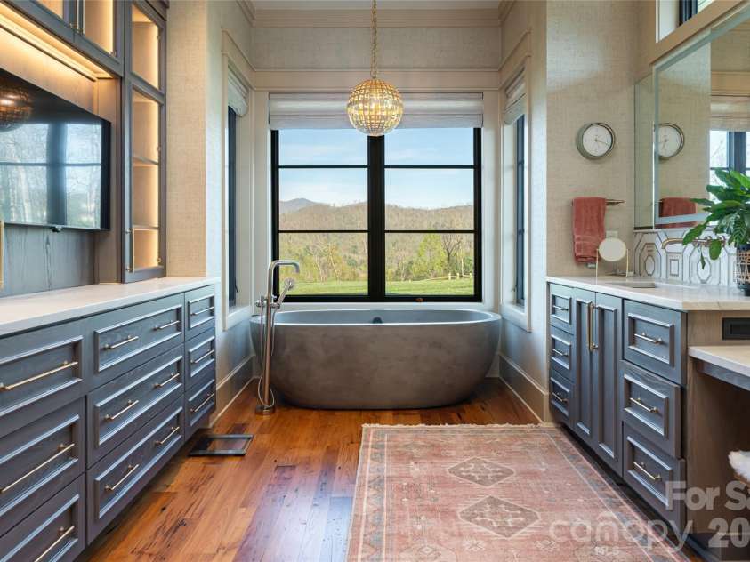 170 Bear View Road, Weaverville, NC 28787.  MLS# CAR4369020, YatesRealty ID 18144. 