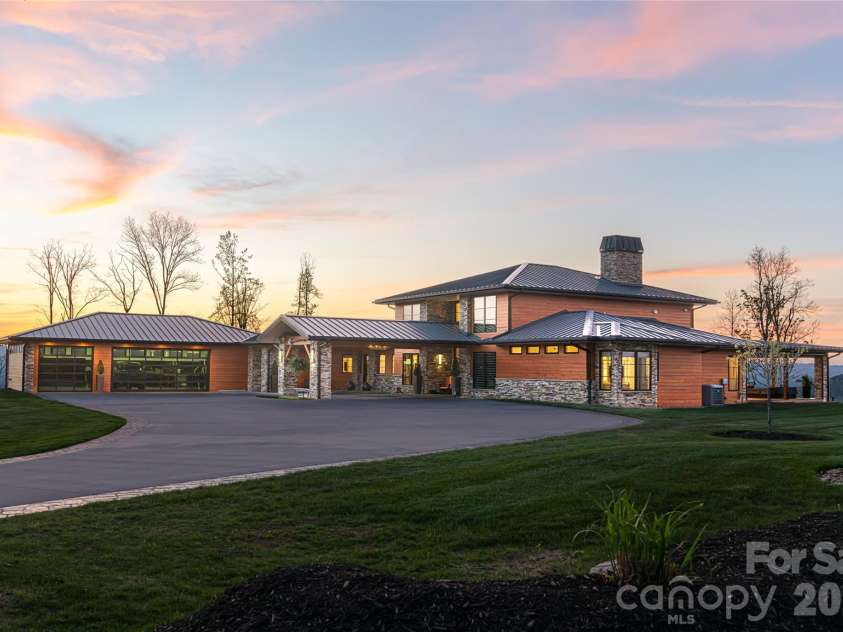 170 Bear View Road, Weaverville, NC 28787.  MLS# CAR4369020, YatesRealty ID 18144. 