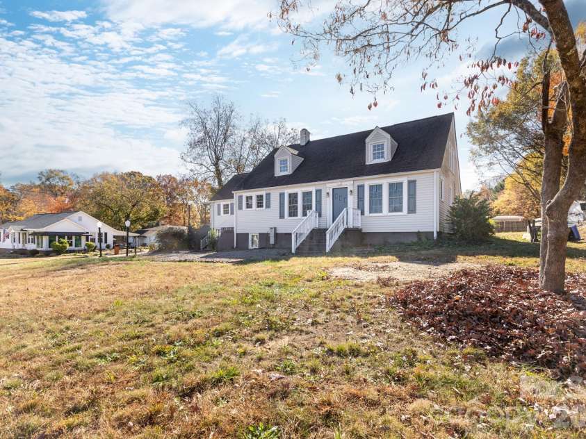 1402 Brantley Road, Kannapolis, NC 28083.  MLS# CAR4320766, YatesRealty ID 18145. 