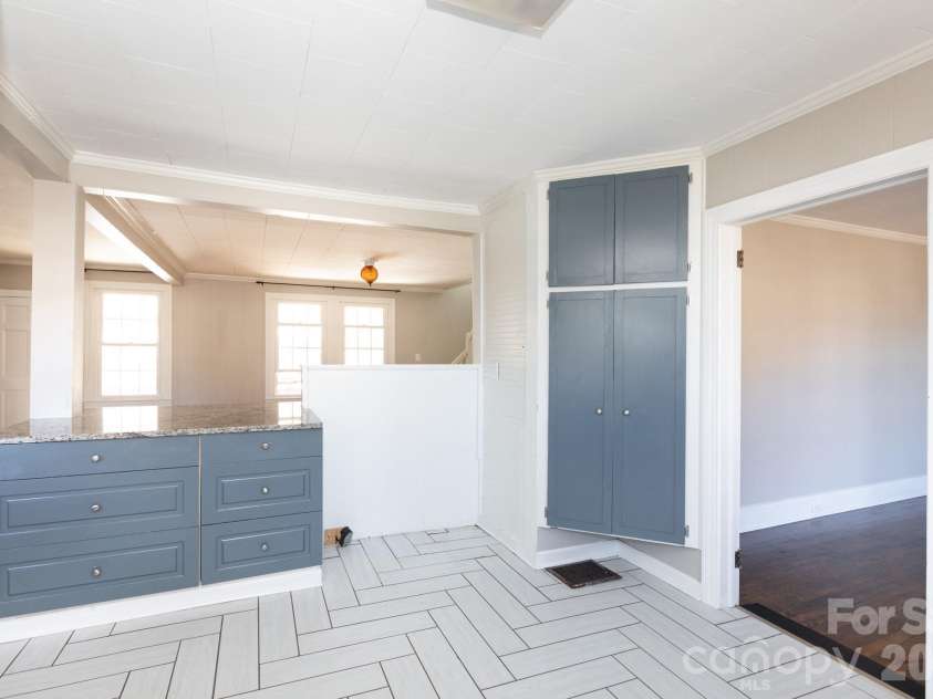 1402 Brantley Road, Kannapolis, NC 28083.  MLS# CAR4320766, YatesRealty ID 18145. 