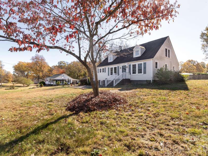 1402 Brantley Road, Kannapolis, NC 28083.  MLS# CAR4320766, YatesRealty ID 18145. Large corner lot