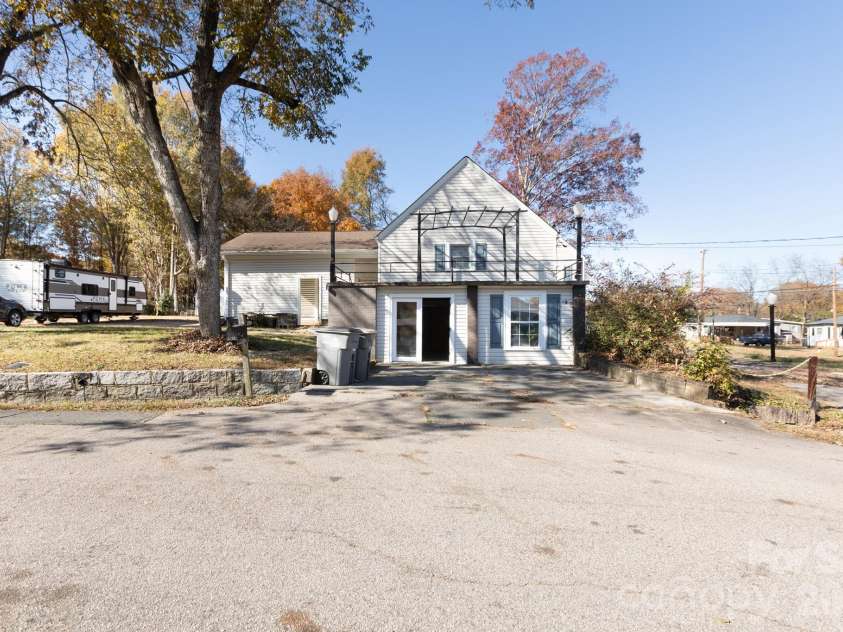 1402 Brantley Road, Kannapolis, NC 28083.  MLS# CAR4320766, YatesRealty ID 18145. Walk-Out Basement