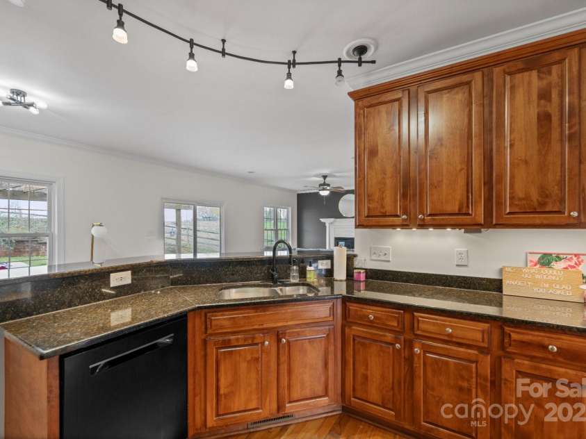 1919 46th Avenue Drive, Hickory, NC 28601.  MLS# CAR4298483, YatesRealty ID 18145. 