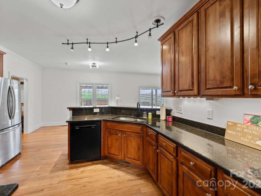 1919 46th Avenue Drive, Hickory, NC 28601.  MLS# CAR4298483, YatesRealty ID 18145. 