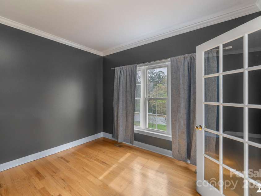 1919 46th Avenue Drive, Hickory, NC 28601.  MLS# CAR4298483, YatesRealty ID 18145. 