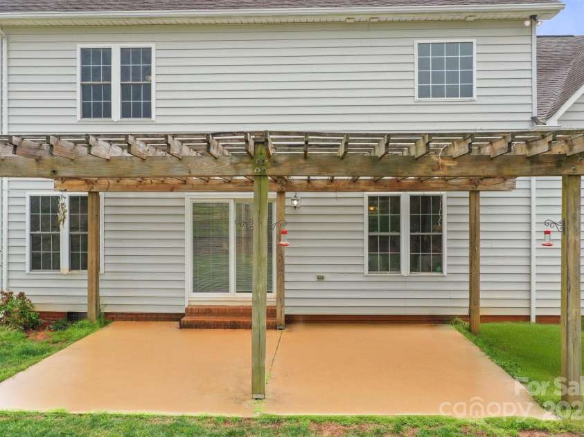 1919 46th Avenue Drive, Hickory, NC 28601.  MLS# CAR4298483, YatesRealty ID 18145. 