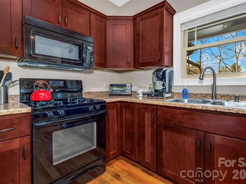 122 Craggy Street, Black Mountain, NC 28711.  MLS# CAR4362771, YatesRealty ID 18146. 