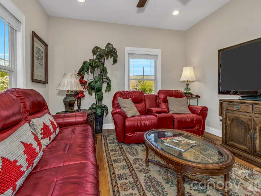 122 Craggy Street, Black Mountain, NC 28711.  MLS# CAR4362771, YatesRealty ID 18146. 