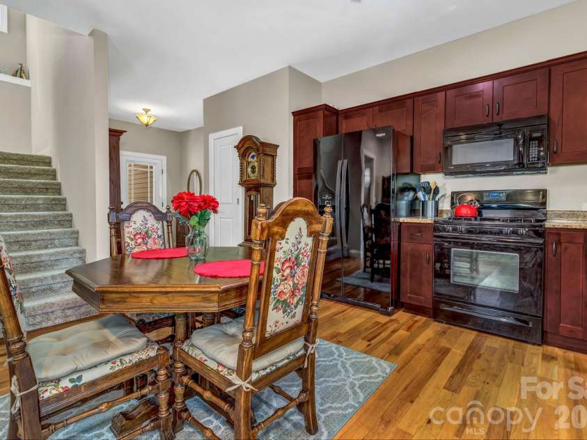 122 Craggy Street, Black Mountain, NC 28711.  MLS# CAR4362771, YatesRealty ID 18146. 