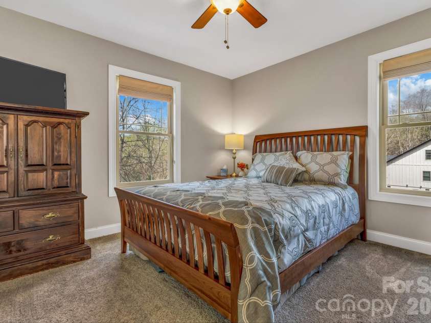 122 Craggy Street, Black Mountain, NC 28711.  MLS# CAR4362771, YatesRealty ID 18146. 