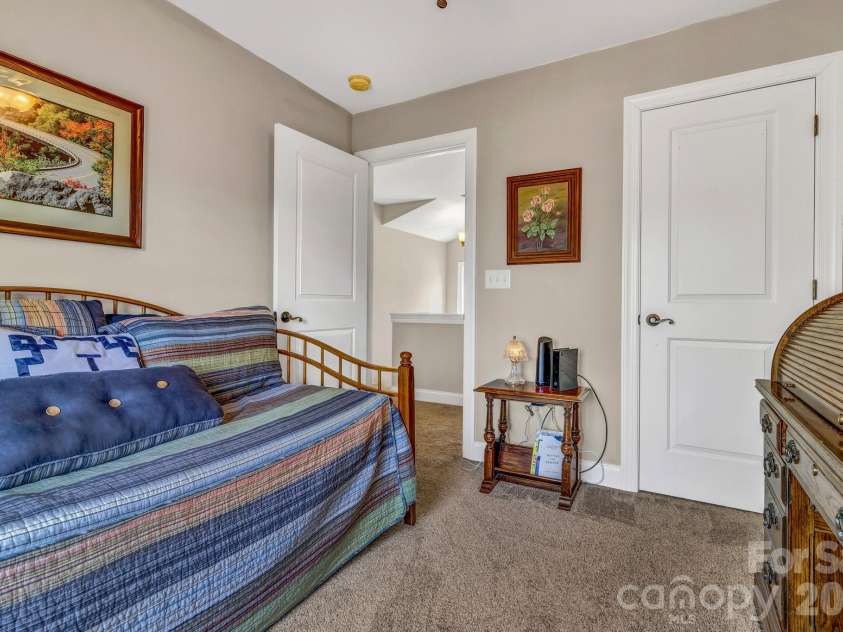 122 Craggy Street, Black Mountain, NC 28711.  MLS# CAR4362771, YatesRealty ID 18146. 