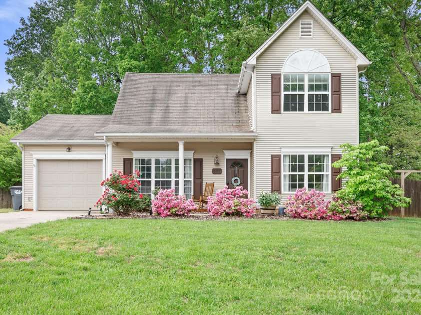 137 Valley Glen Drive, Troutman, NC 28166.  MLS# CAR4251325, YatesRealty ID 18147. 