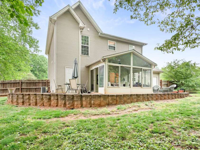 137 Valley Glen Drive, Troutman, NC 28166.  MLS# CAR4251325, YatesRealty ID 18147. 