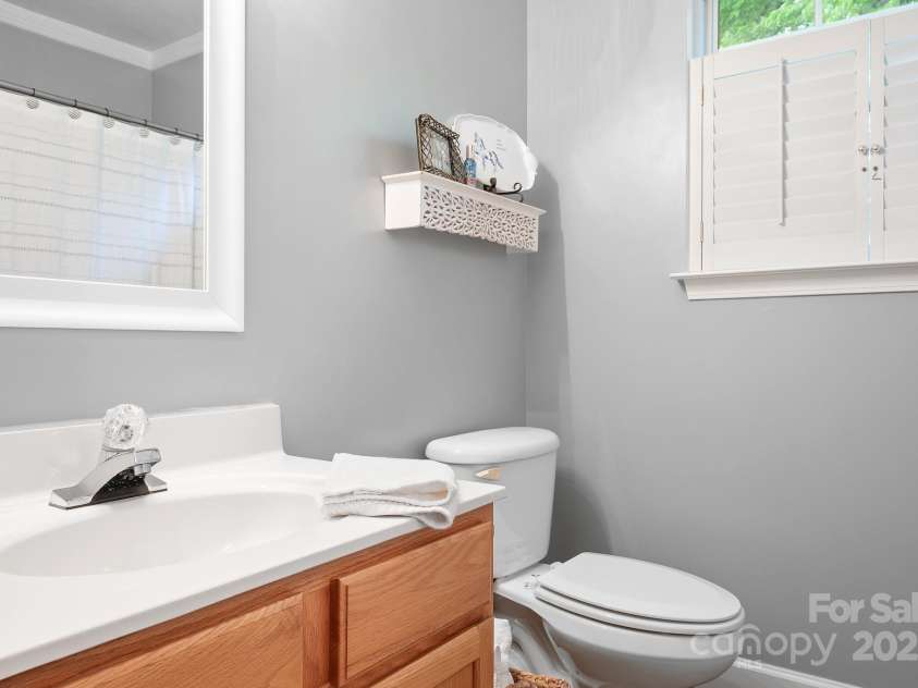 137 Valley Glen Drive, Troutman, NC 28166.  MLS# CAR4251325, YatesRealty ID 18147. 