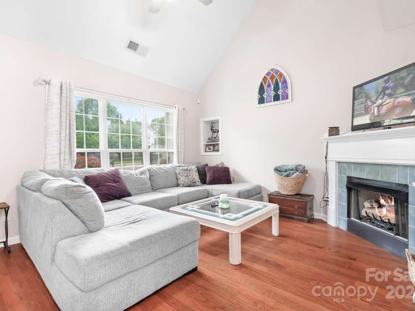 137 Valley Glen Drive, Troutman, NC 28166.  MLS# CAR4251325, YatesRealty ID 18147. Living room