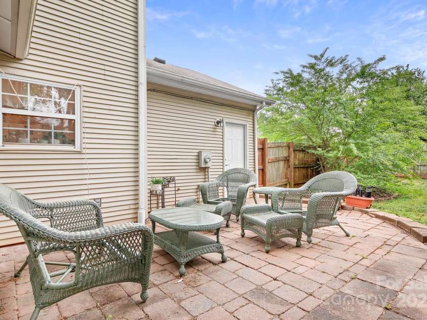 137 Valley Glen Drive, Troutman, NC 28166.  MLS# CAR4251325, YatesRealty ID 18147. Patio