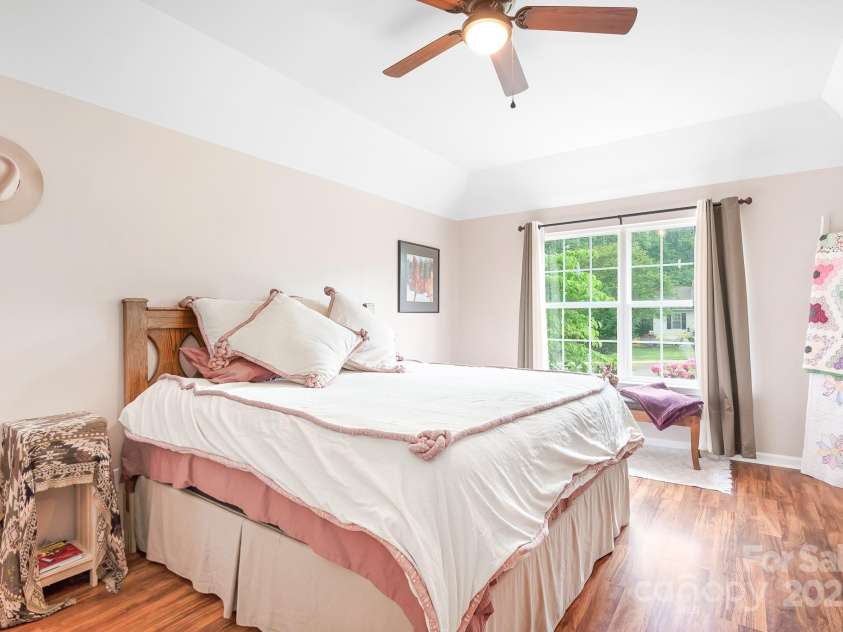 137 Valley Glen Drive, Troutman, NC 28166.  MLS# CAR4251325, YatesRealty ID 18147. Primary Bedroom