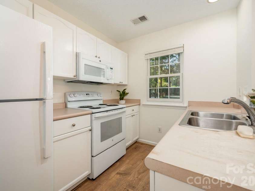 2149 Preakness Court, Charlotte, NC 28273.  MLS# CAR4371468, YatesRealty ID 18148. 