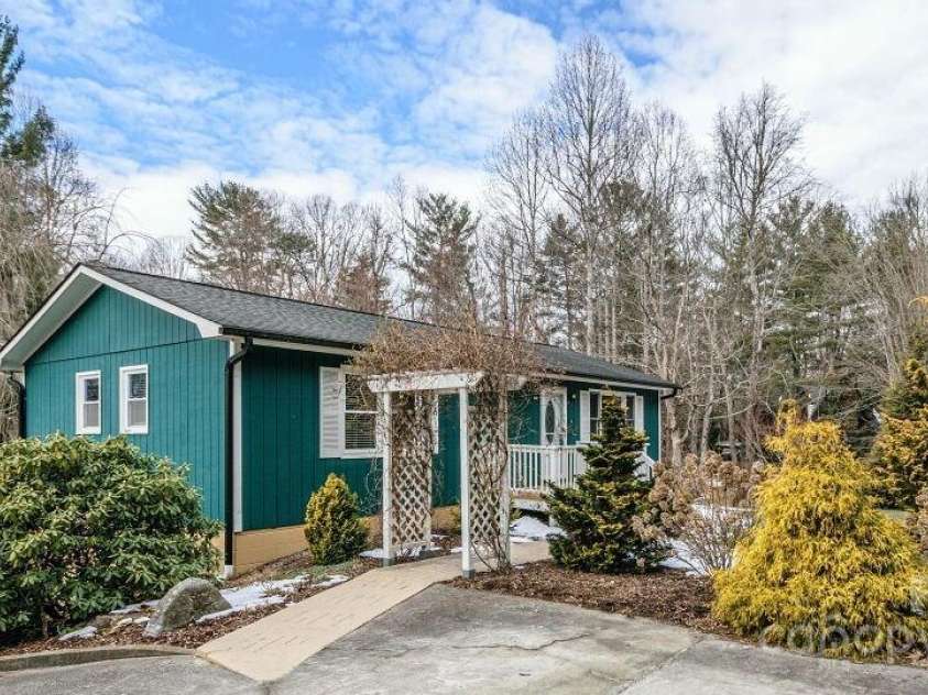 520 Corbly Drive, Hendersonville, NC 28739.  MLS# CAR4214880, YatesRealty ID 18148. Front View