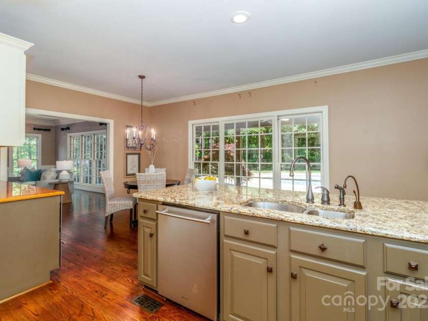 1233 Weymouth Lane, Charlotte, NC 28270.  MLS# CAR4247892, YatesRealty ID 18149. 