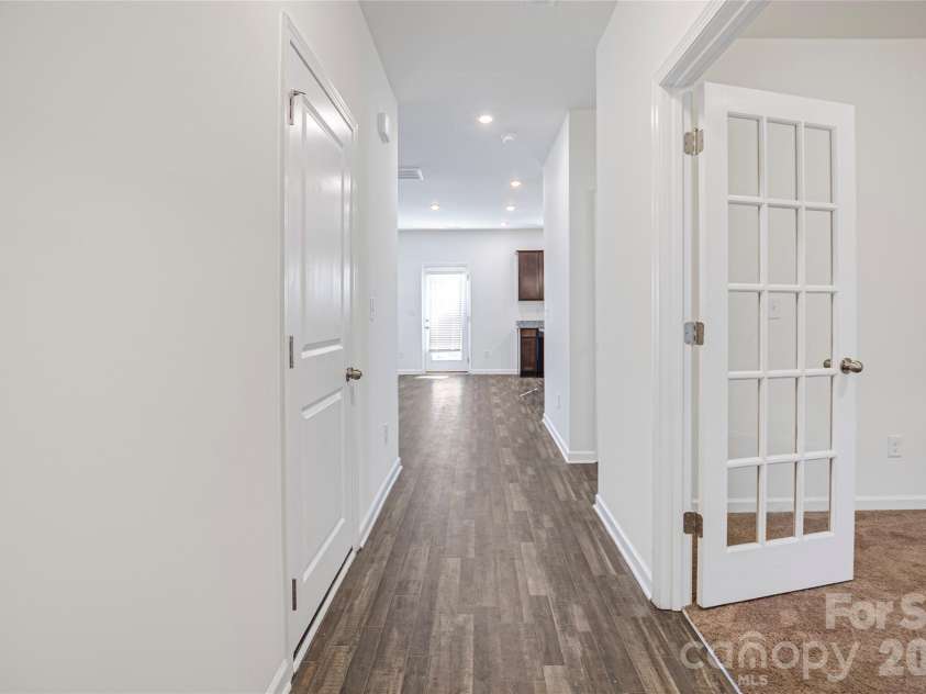 7008 Amberhouse Drive, Charlotte, NC 28212.  MLS# CAR4358844, YatesRealty ID 18149. 
