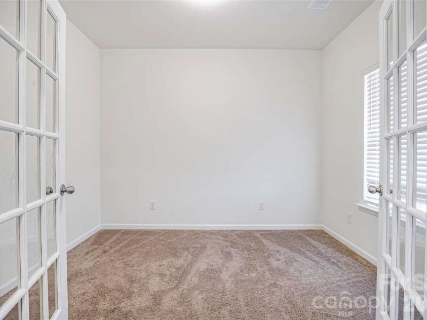 7008 Amberhouse Drive, Charlotte, NC 28212.  MLS# CAR4358844, YatesRealty ID 18149. 