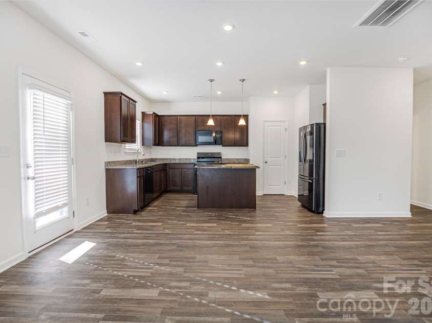 7008 Amberhouse Drive, Charlotte, NC 28212.  MLS# CAR4358844, YatesRealty ID 18149. 