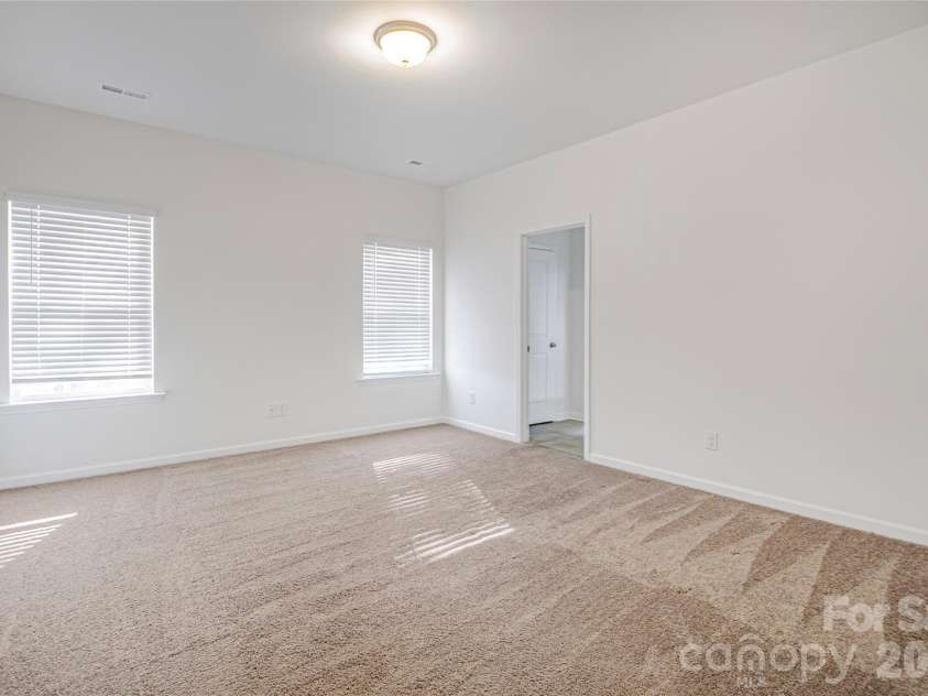 7008 Amberhouse Drive, Charlotte, NC 28212.  MLS# CAR4358844, YatesRealty ID 18149. 