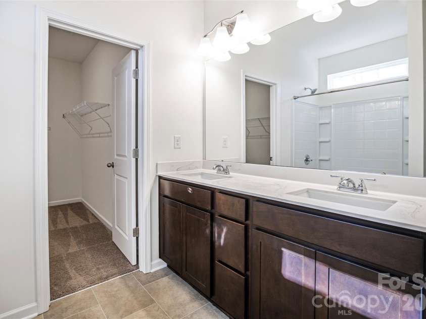 7008 Amberhouse Drive, Charlotte, NC 28212.  MLS# CAR4358844, YatesRealty ID 18149. 