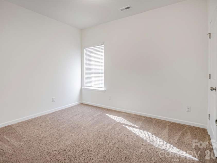 7008 Amberhouse Drive, Charlotte, NC 28212.  MLS# CAR4358844, YatesRealty ID 18149. 