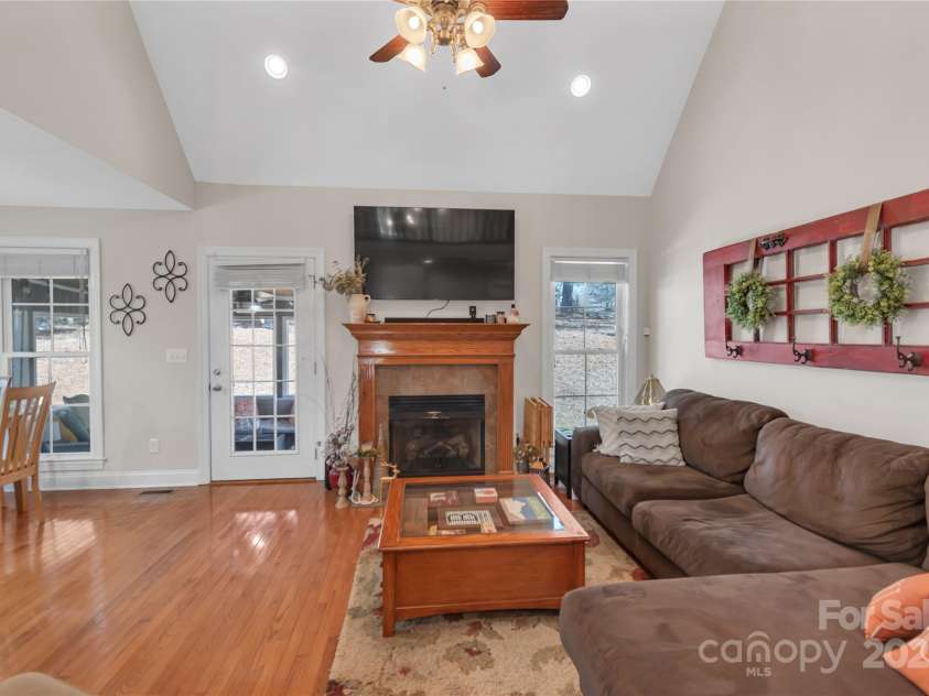 305 Goldfinch Court, Shelby, NC 28150.  MLS# CAR4215639, YatesRealty ID 1815. 