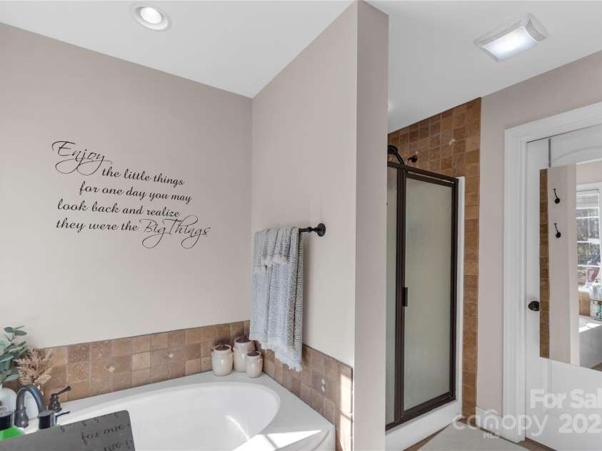 305 Goldfinch Court, Shelby, NC 28150.  MLS# CAR4215639, YatesRealty ID 1815. 