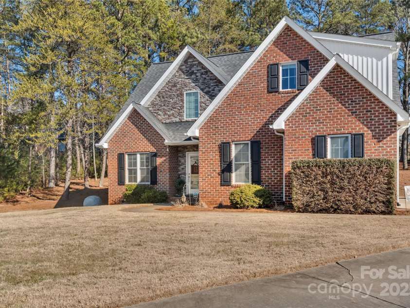 305 Goldfinch Court, Shelby, NC 28150.  MLS# CAR4215639, YatesRealty ID 1815. 