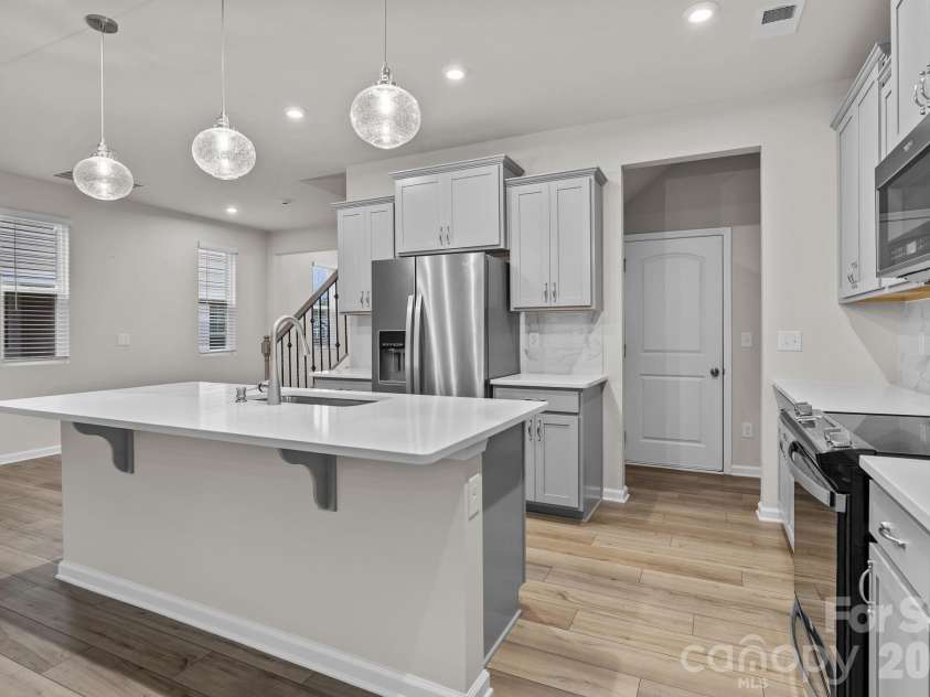11246 Bartrams Way, Charlotte, NC 28278.  MLS# CAR4350001, YatesRealty ID 18150. 