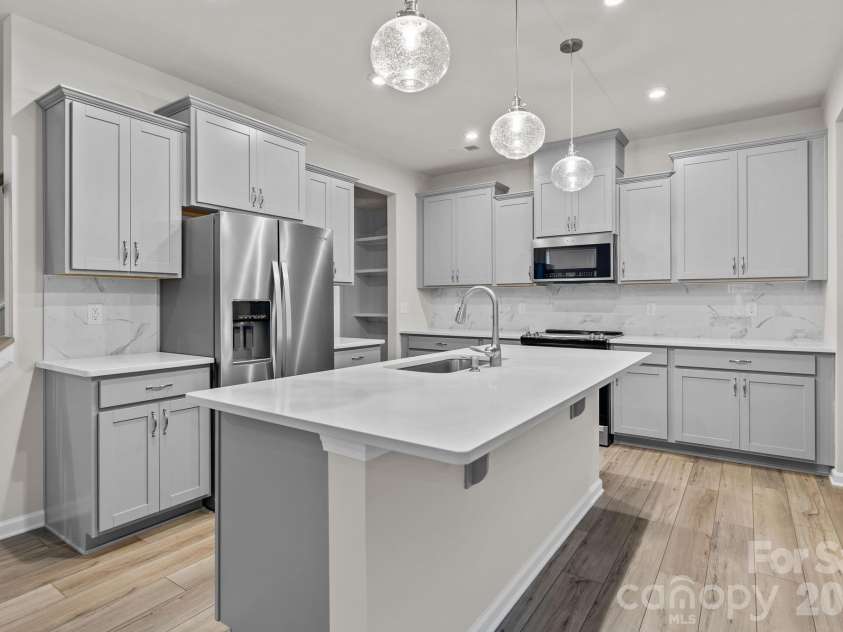 11246 Bartrams Way, Charlotte, NC 28278.  MLS# CAR4350001, YatesRealty ID 18150. 