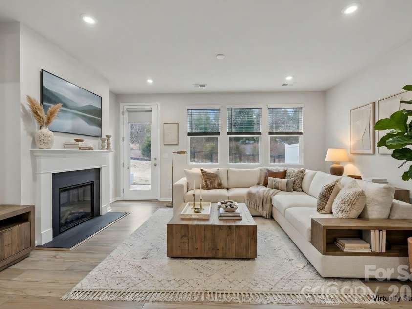 11246 Bartrams Way, Charlotte, NC 28278.  MLS# CAR4350001, YatesRealty ID 18150. 