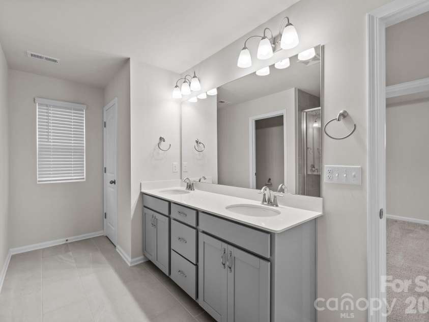 11246 Bartrams Way, Charlotte, NC 28278.  MLS# CAR4350001, YatesRealty ID 18150. 