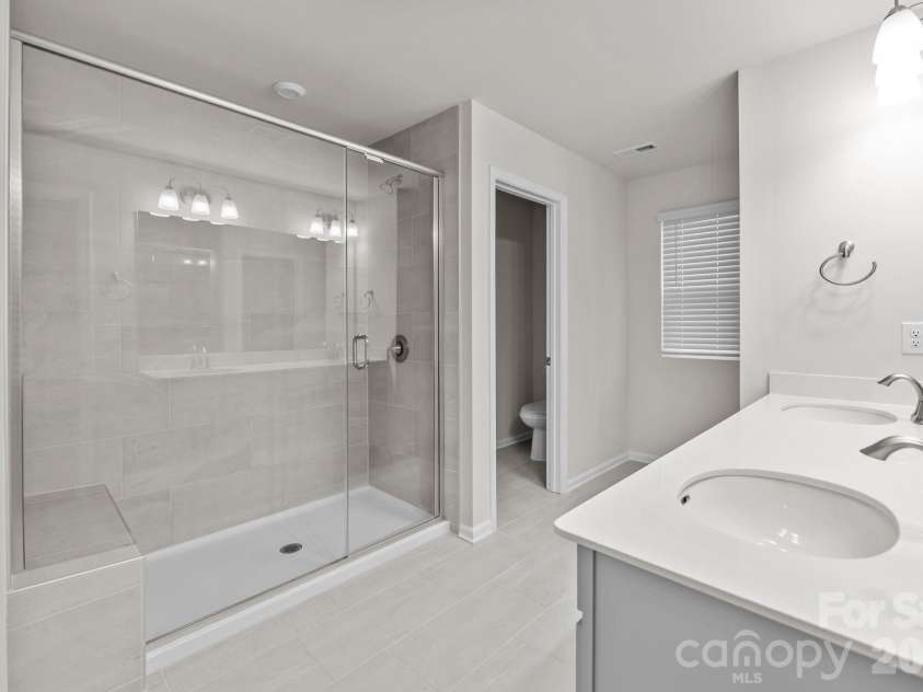 11246 Bartrams Way, Charlotte, NC 28278.  MLS# CAR4350001, YatesRealty ID 18150. 
