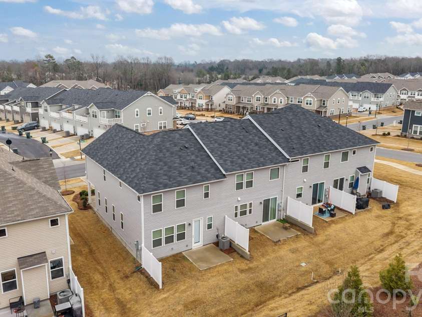 11246 Bartrams Way, Charlotte, NC 28278.  MLS# CAR4350001, YatesRealty ID 18150. 