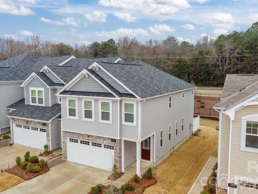 11246 Bartrams Way, Charlotte, NC 28278.  MLS# CAR4350001, YatesRealty ID 18150. 