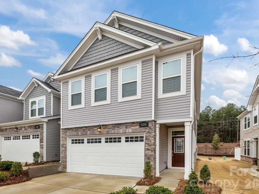 11246 Bartrams Way, Charlotte, NC 28278.  MLS# CAR4350001, YatesRealty ID 18150. 