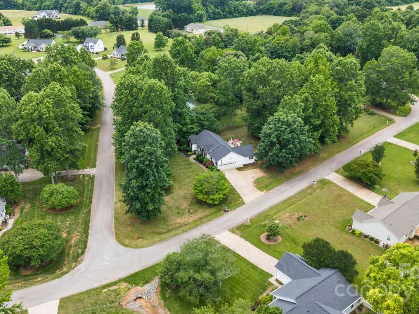 1004 Gracebrook Drive, Salisbury, NC 28147.  MLS# CAR4261357, YatesRealty ID 18152. 