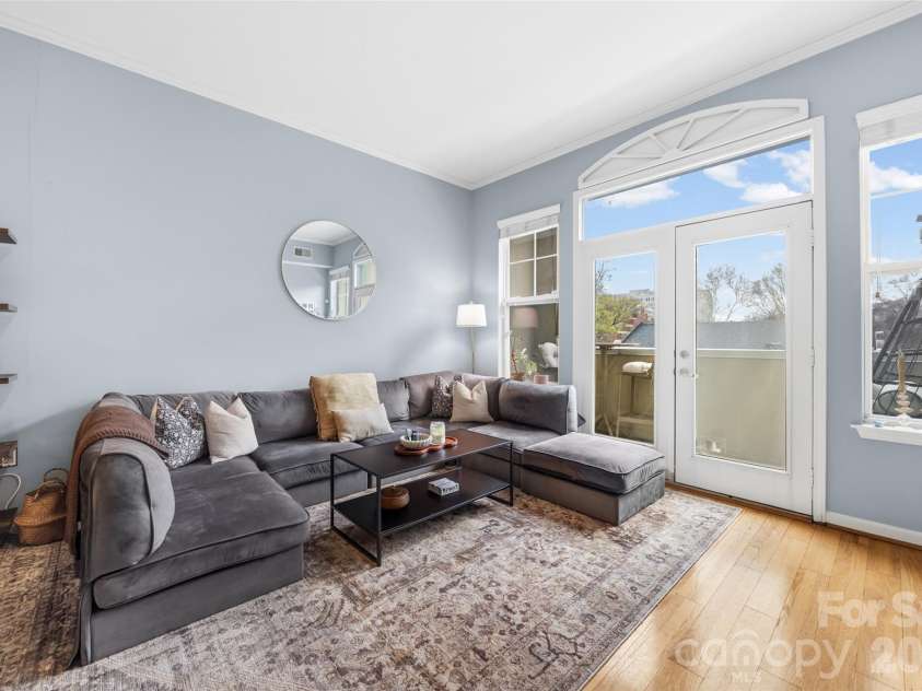 405 7th Street, Charlotte, NC 28202.  MLS# CAR4355522, YatesRealty ID 18152. 