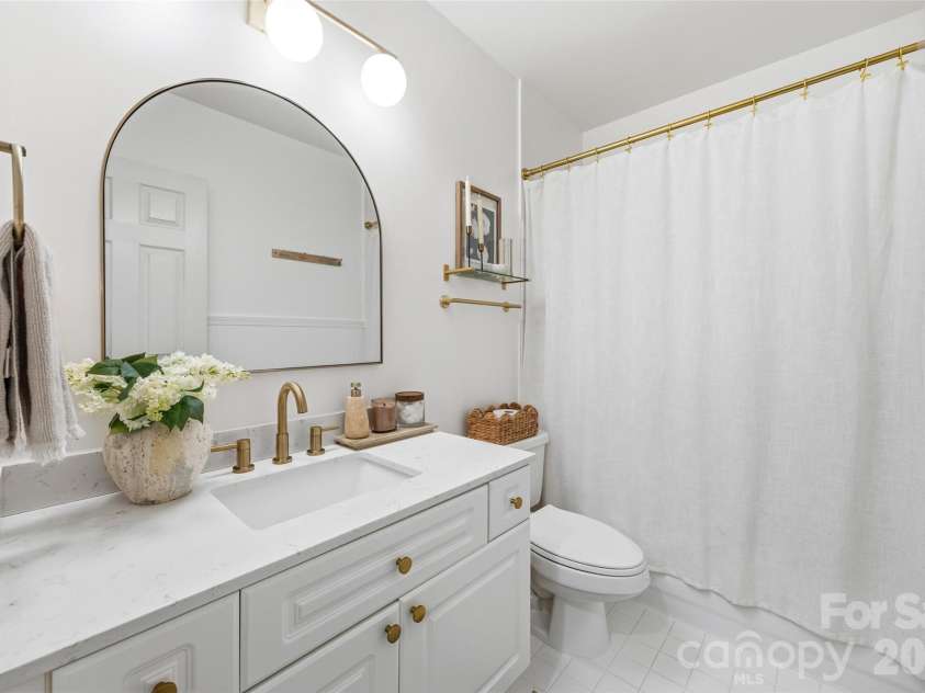 405 7th Street, Charlotte, NC 28202.  MLS# CAR4355522, YatesRealty ID 18152. 