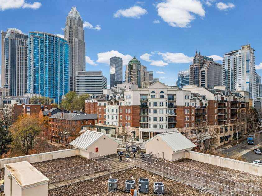 405 7th Street, Charlotte, NC 28202.  MLS# CAR4355522, YatesRealty ID 18152. 